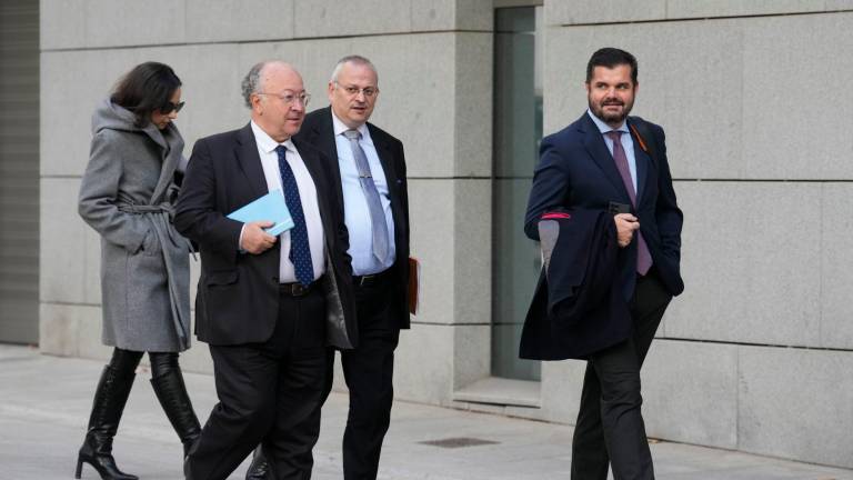 Los abogados de la acusación a su llegada a la Audiencia Nacional en Madrid. Foto: EFE