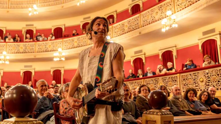 $!Albert Pla también cantó entre el público. FOTO: CEDIDA