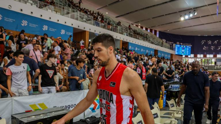 $!El pívot de Tortosa Jaume Sorolla jugó 12 minutos con el Básquet Girona. Foto: Ángel Ullate