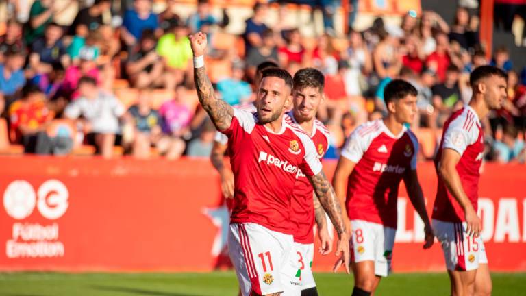 Marc Fernández celebra su primer gol de la temporada en el Nou Estadi. Foto: Marc Bosch