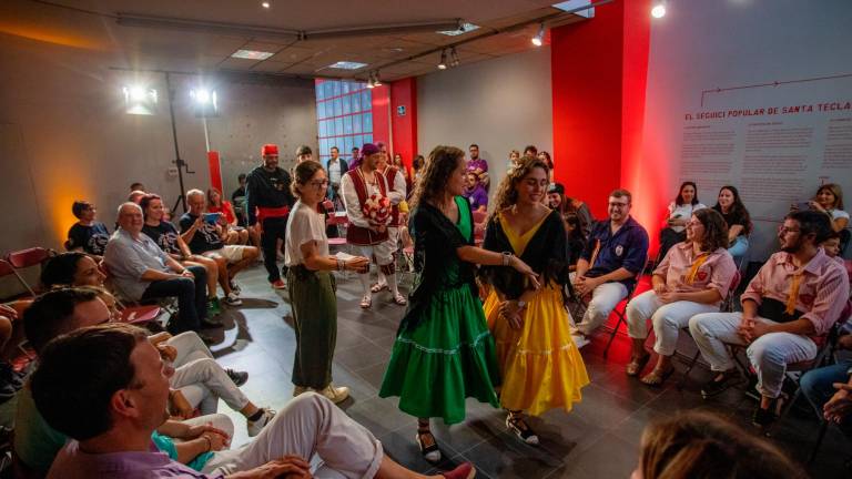 La Casa de la Festa de Tarragona ha acollit aquest dilluns a la tarda l’Aperitiu de Santa Tecla. Foto: Marc Bosch