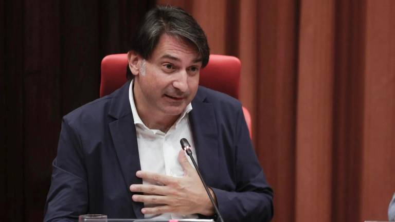 El diputado de JxCat en el Parlament Francesc de Dalmases comparece en comisión para dar explicaciones por abroncar a una periodista, después de las comparecencias del director de TV3, Sigfrid Gras. Foto: EFE