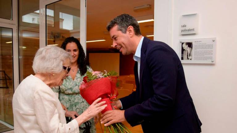 $!La sobrina de Pau Casals acudió a la inauguración del bautismo de las aulas.