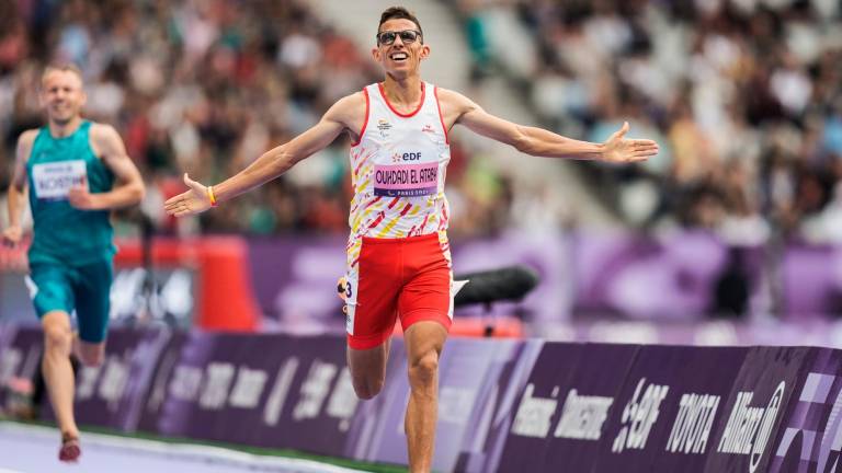 Yassine Ouhdadi en el momento en el que entra a meta en París. Foto: COE