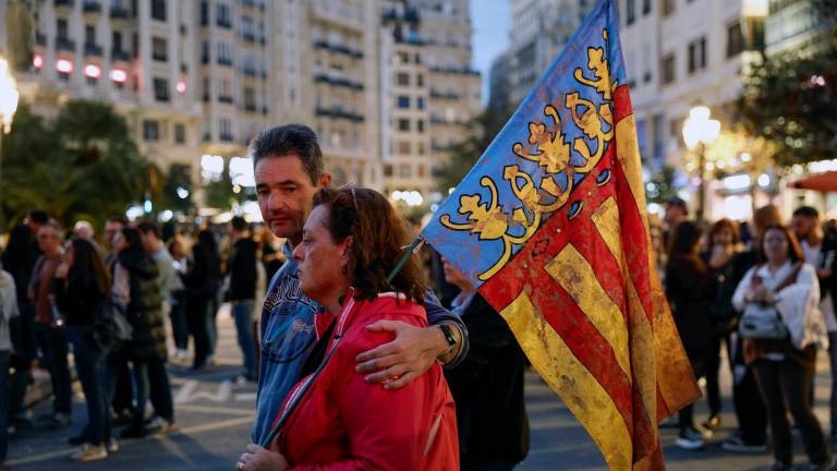 $!Una marea humana toma el centro de València para exigir la dimisión de Mazón y su Consell