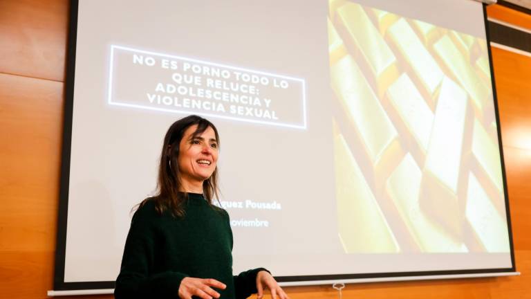 Vanessa Rodríguez durante su conferencia en el Palau de Congresos en la jornada a propósito del 25N. Foto: Alba Mariné