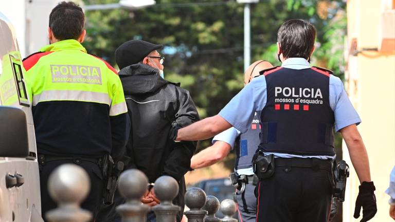 $!Detención del líder de un clan familiar dedicado al cultivo de drogas en el barruio de Sant Josep Obrer de Reus. Foto: Alfredo González