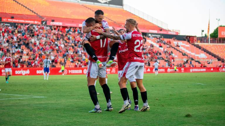 Los jugadores del Nàstic celebran el gol de Pablo Fernández. Foto: Marc Bosch