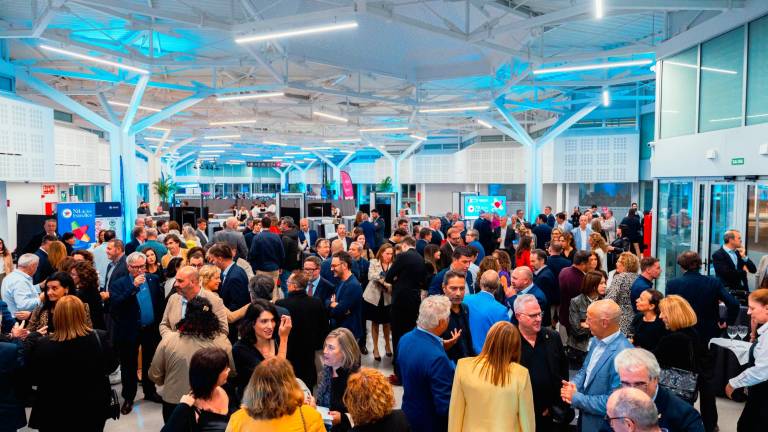 $!400 empresarios y profesionales del sector se reunieron en la Terminal de Creuers de Tarragona Cruise Port. Foto: FEHT