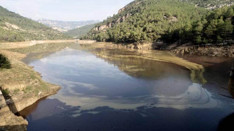 Estado del pantano de Ulldecona, ayer martes por la mañana. foto: Joan Revillas