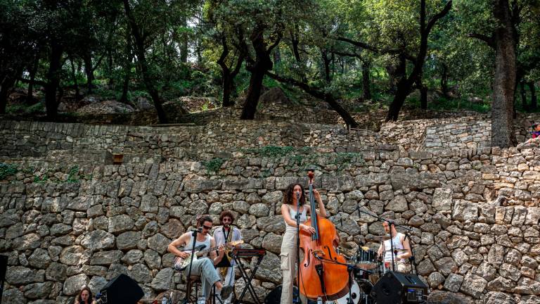 Concierto de Magalí Datzira celebrado en Paüls, enmarcado en la programación del Festival Eufònic de les Terres de l’Ebre. Foto: Eufònic