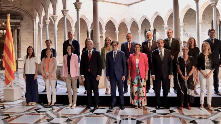 Fotografia oficial del nuevo Govern de Salvador Illa antes de la reunión de este martes. Foto: ACN