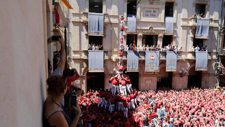 La Joves s’apunta a la festa de gamma extra descarregant el pd8fm. Foto: Pere Ferré