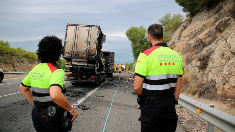 Uno de los accidentes registrados en Tarragona en una vía interurbana. Foto: ACN