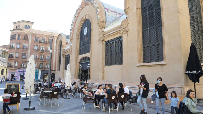 Algunas terrazas, a las puertas del Mercat. Foto: A. Mariné