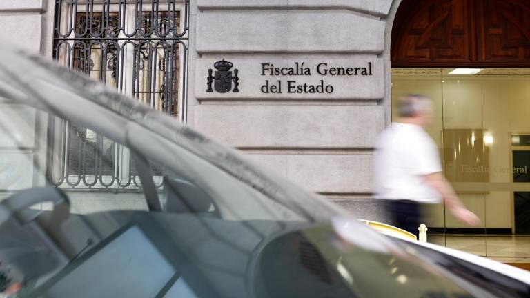 Puerta del edificio sede de la Fiscalía General del Estado, en Madrid. FOTO: EFE