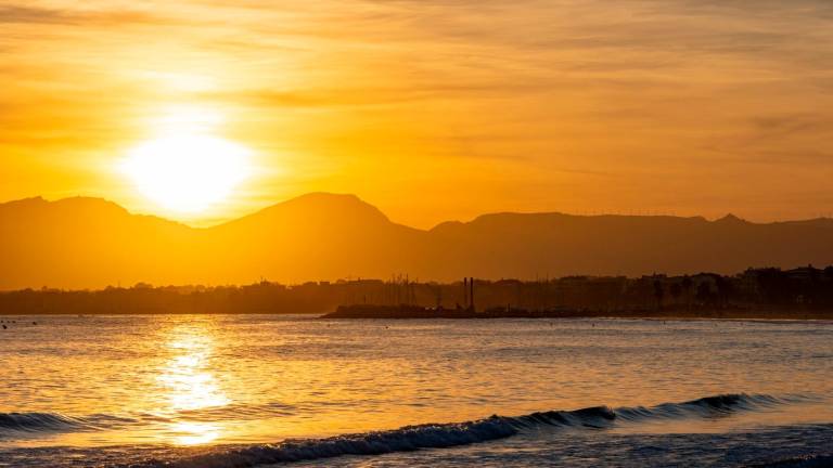 Atardecer en Salou. FOTO: Santi García