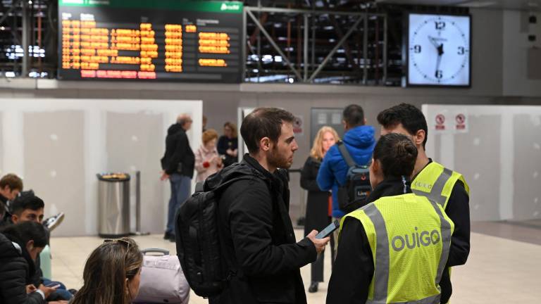 La circulación ferroviaria sigue suspendida en las líneas que enlazan Madrid con Valencia. Foto: EFE