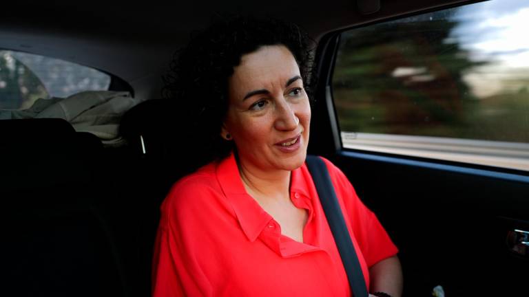 La secretaria general de ERC, Marta Rovira, en el coche de regreso a Catalunya. Foto: ACN