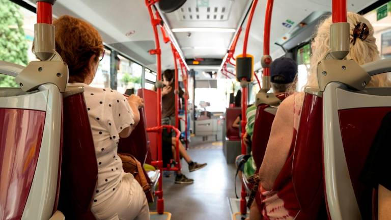 Imagen de un autobús municipal de Tarragona. Foto: DT