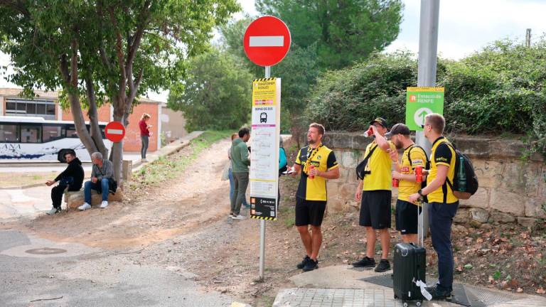 Aficionados del Young Boys se desplazan a Barcelona desde Vila-seca para ver el partido de Champions de esta noche. Foto: Alba Mariné