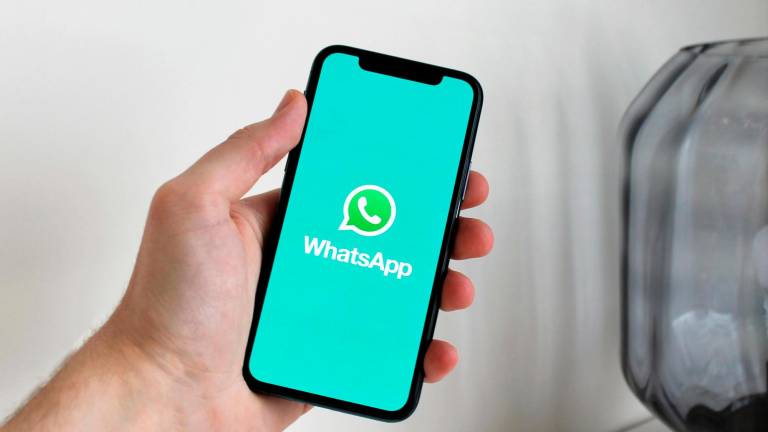 Un móvil con la aplicación Whatsapp instaladas. FOTO: PEXELS