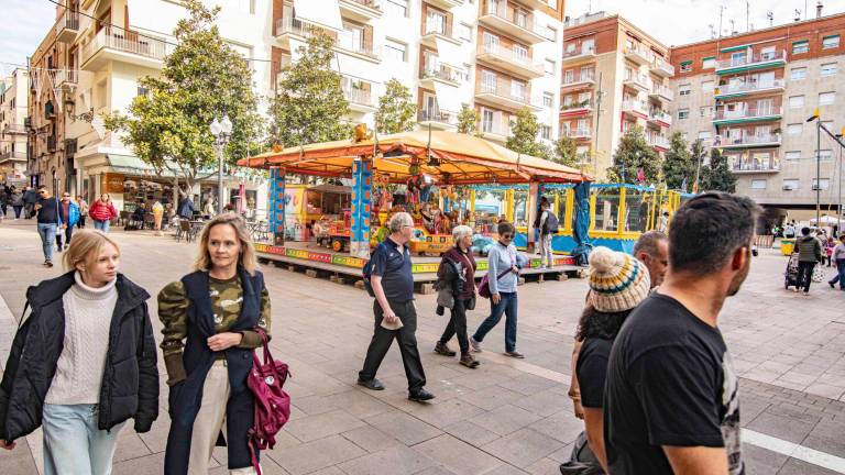 La Plaça Verdaguer es el escenario de la Fireta de Nadal de la Via T. Foto: Àngel Ullate