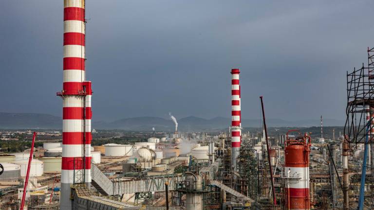 Imagen de archivo del complejo industrial de Repsol en el Polígono Norte del polo petroquímico de Tarragona. Foto: Àngel Ullate