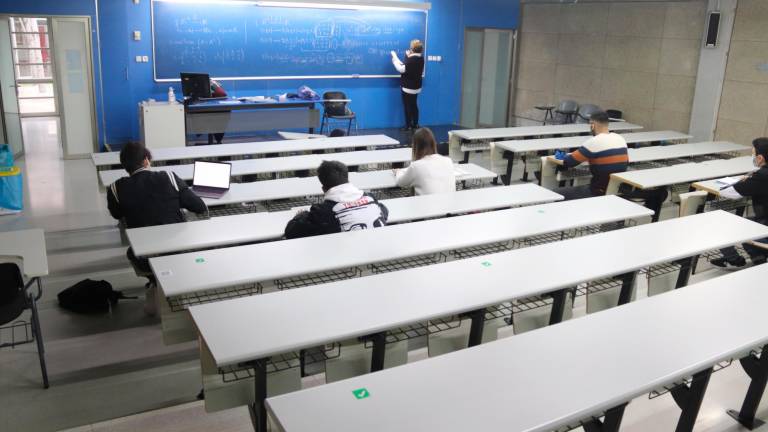 Una imagen de archivo de un aula de la Facultat d’Economia i Empresa de la URV. FOTO: ACN