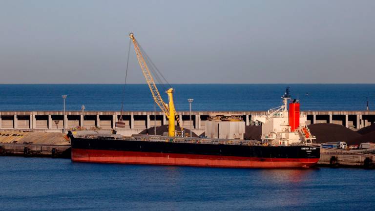 Un buque donde se incautaron 234 kilos de cocaína, en A Coruña, esta misma semana. Foto: EFE