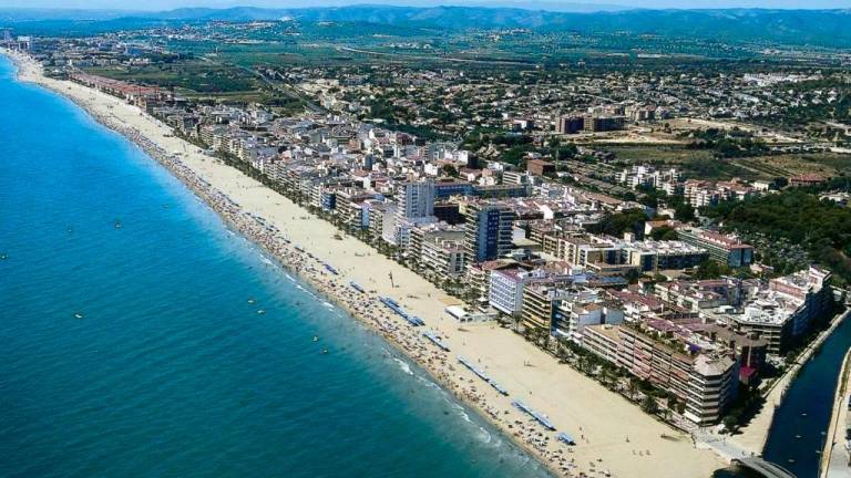 Vista de pájaro de la playa de Calafell. FOTO: DT