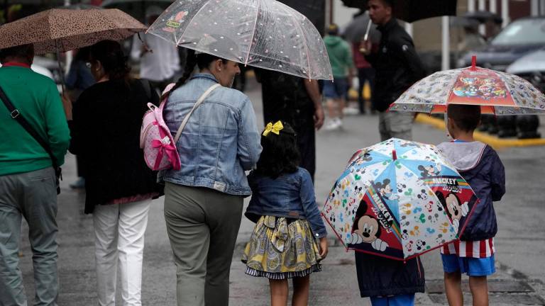 Algunos chubascos pueden ir acompañados por tormenta y no se descarta el granizo en ciertos puntos. Foto: EFE