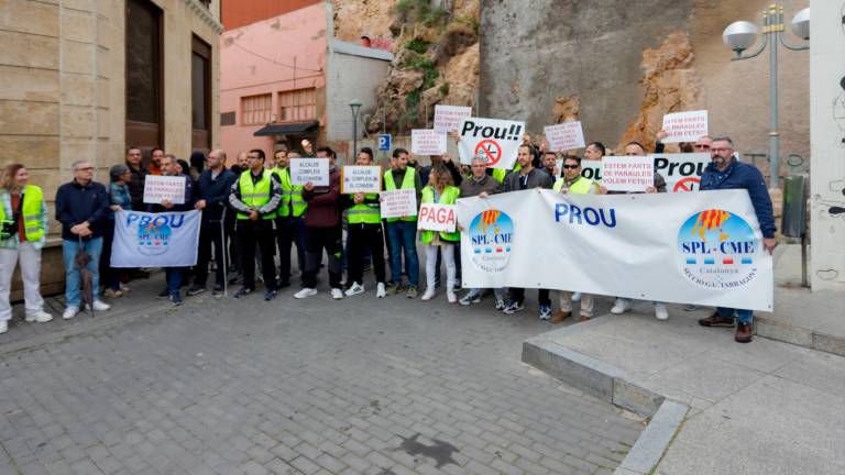 La plantilla de la Urbana, protestando en un mítin del PSC en Tarragona, hace unas semanas. Foto:_Marc Bosch