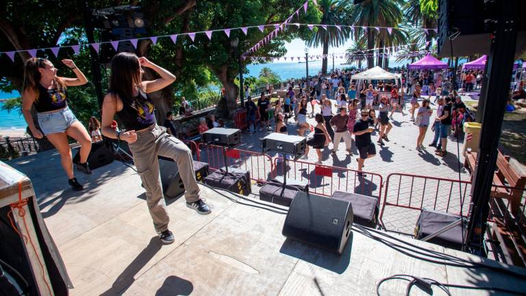 La Xaranga Tocats de l’Ala, PD Kalentes y DJ Rayo amenizaron la mañana. FOTO: MARC BOSCH