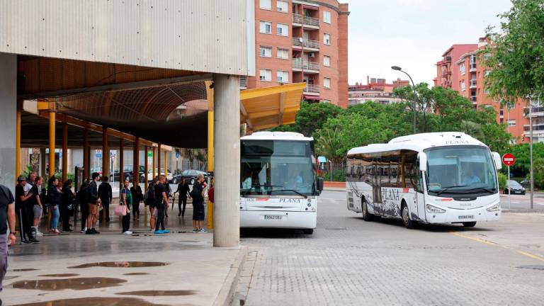 El aspecto que presenta actualmente la estación de autocares de la avenida de Salou, en Reus. Foto: Alba Mariné