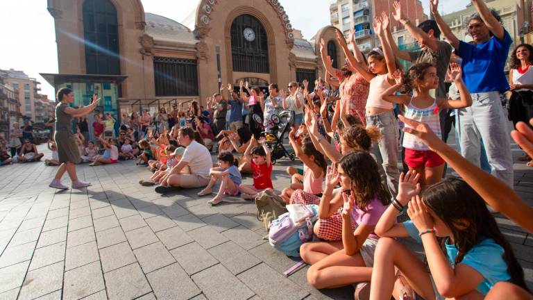 Público de todas las edades se sumó a la fiesta de Sound de Secà, en el inicio de las actividades de la ‘Nit d’Estiu’. Foto: Marc Bosch