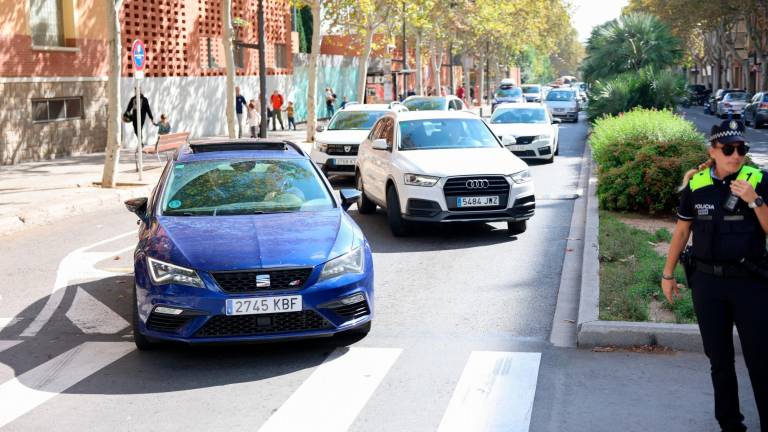 En la avenida de la Salle, solo hay un carril de circulación por sentido desde 2023. FOTO: Alba Mariné