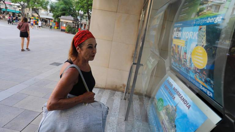 Imagen de la oferta de un viaje a Nueva York, entre otros destinos, en una agencia de viajes de Tarragona. Foto: Pere Ferré