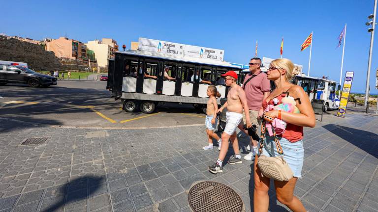 Estas dos últimas semanas se ha disparado la afluencia de turistas extranjeros en Tarragona. foto: Àngel Ullate