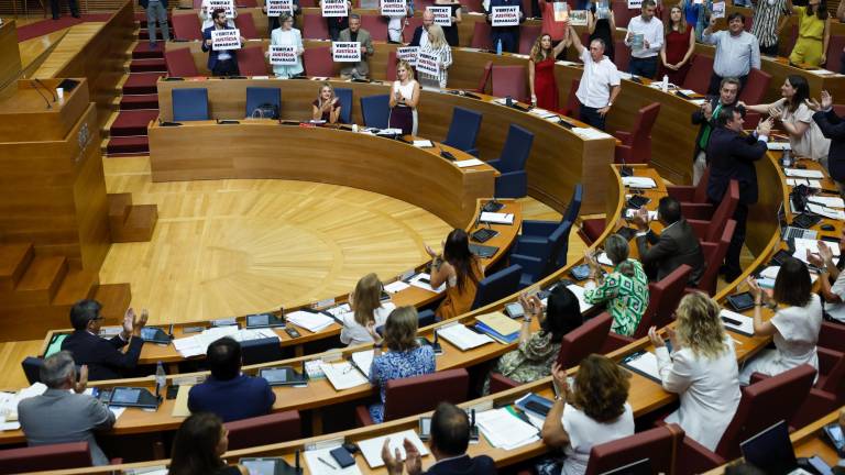 Vista general del pleno de Les Corts Valencianes que ha aprobado con los votos del PP y Vox la denominada Ley de Concordia, tras el debate celebrado este miércoles sobre el texto que sustituye a la Ley de Memoria Democrática. Foto: EFE