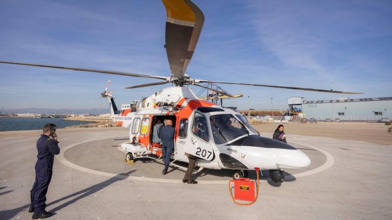 El helicóptero Helimer, con base en el Aeropuerto de Reus, hizo un aterrizaje de demostración en el helipuerto. Foto: Àngel Ullate