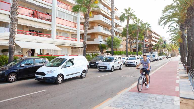 La zona que se contempla para peatones en el paseo Miramar va desde la plaza Venus hasta la calle Jaume Nualart. Foto: Alba Mariné