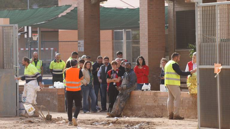 La escuela donde ha fallecido el operario. Foto: EFE