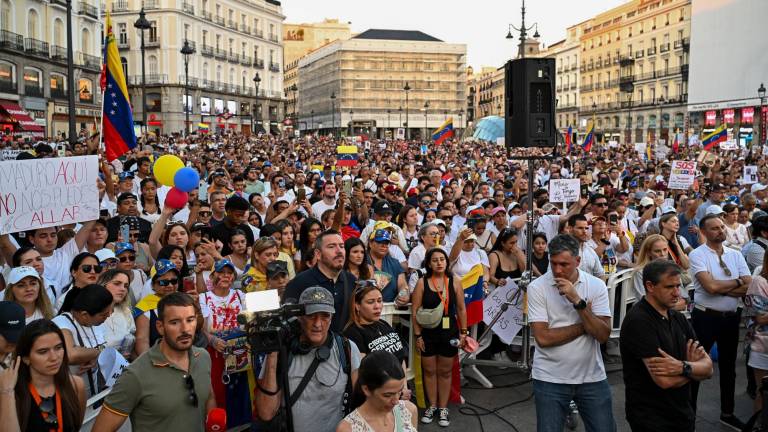 $!Venezolanos protestan en América y España para exigir la salida de Maduro del poder