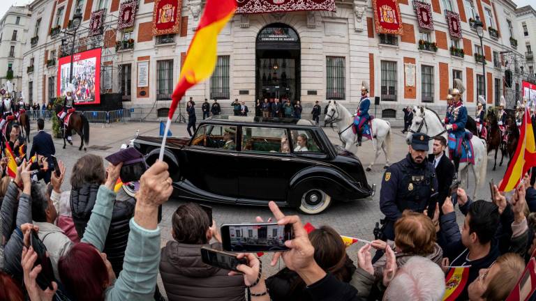 La jura de la Constitución de la princesa de Asturias, Leonor de Borbón, se ha celebrado con una salva de 19 cañonazos. Foto: EFE