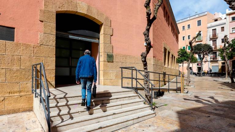 La sede del ICAC será en un futuro el local de ensayo de los Xiquets. Foto: Marc Bosch