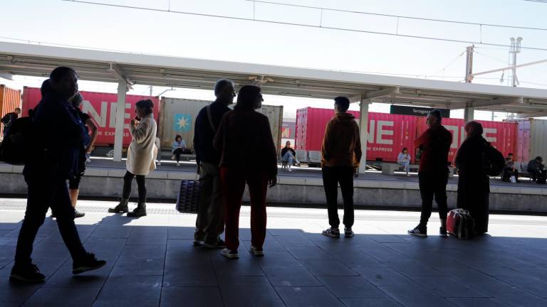 Mientras no haya una solución definitiva, las mercancías pasarán por la estación urbana de Tarragona. Foto: Pere Ferré