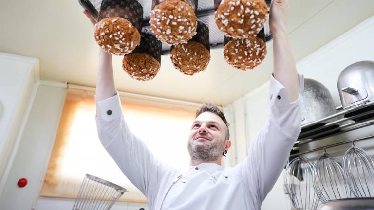 El pastelero Adan Sáez ganó el premio al Mejor Panettone Artesano de España en 2020. Foto: Alba Mariné