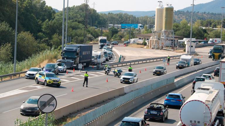 Un dels controls dels Mossos a l’AP-7. Foto: ACN