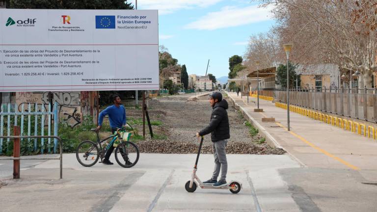 Desde el Ayuntamiento de Salou han denunciado que la futura infraestructura supondrá un nuevo efecto barrera. Foto: Alba Mariné